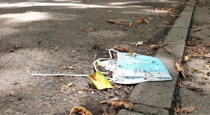 De ce să colectăm separat măștile de unică folosință